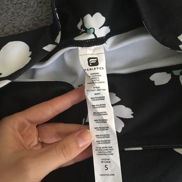 Fabletics Salar Printed Powerhold Flower Leggings - Picture 6 of 8